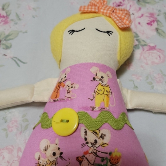 Practically Penelope doll - Picture 2 of 7